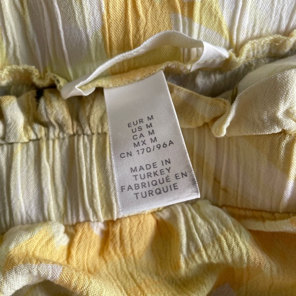 H&M | NWOT sunflower cropped tank top - Picture 2 of 5